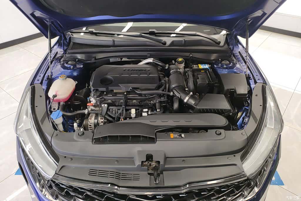 Kia K5, 2022 10