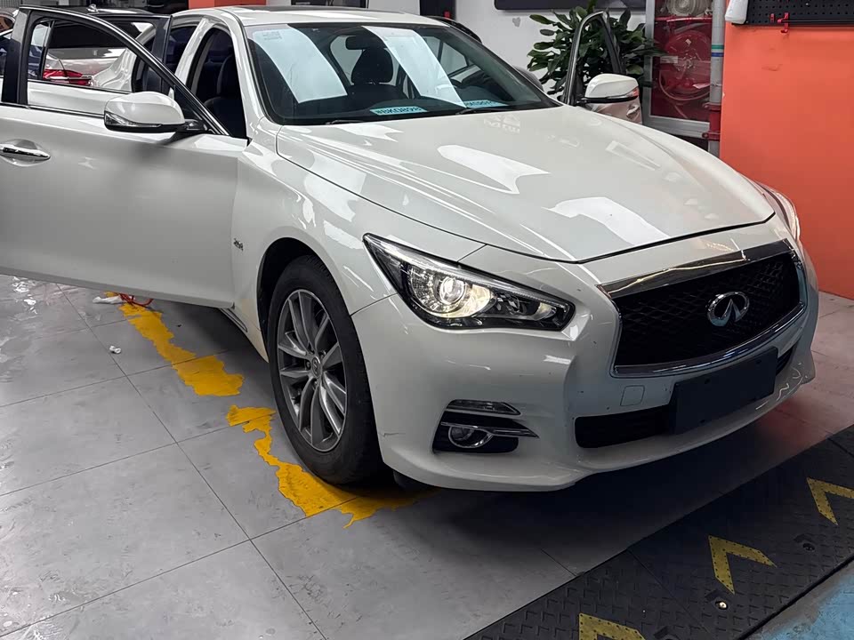 Infiniti Q50L