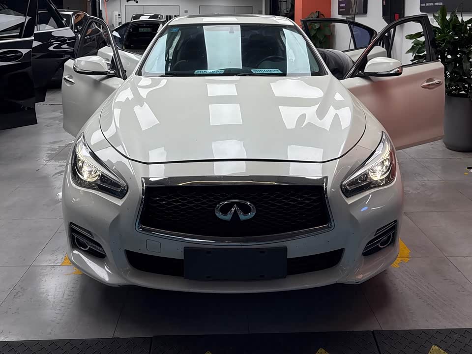 Infiniti Q50L