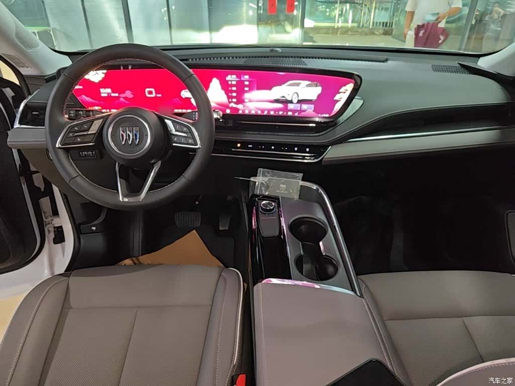 Buick E5, 2025 10
