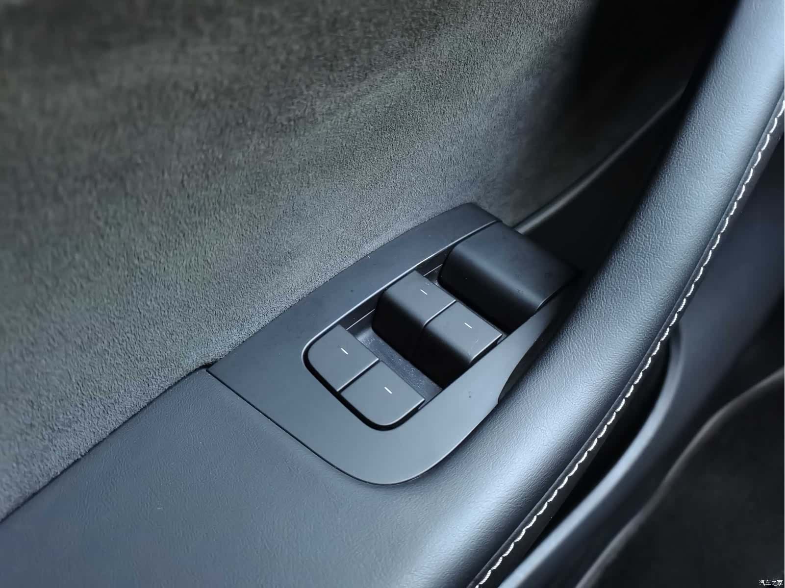 Tesla Model Y, 2023 21