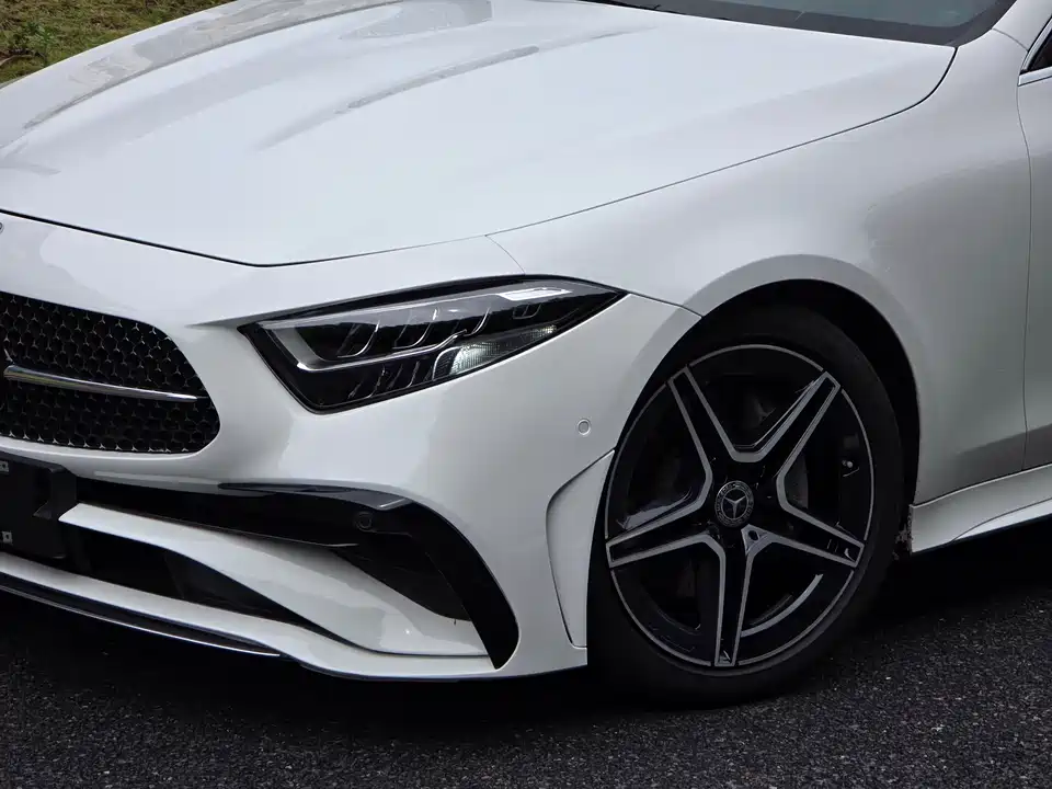 Mercedes-Benz CLS Mercedes-Benz CLS