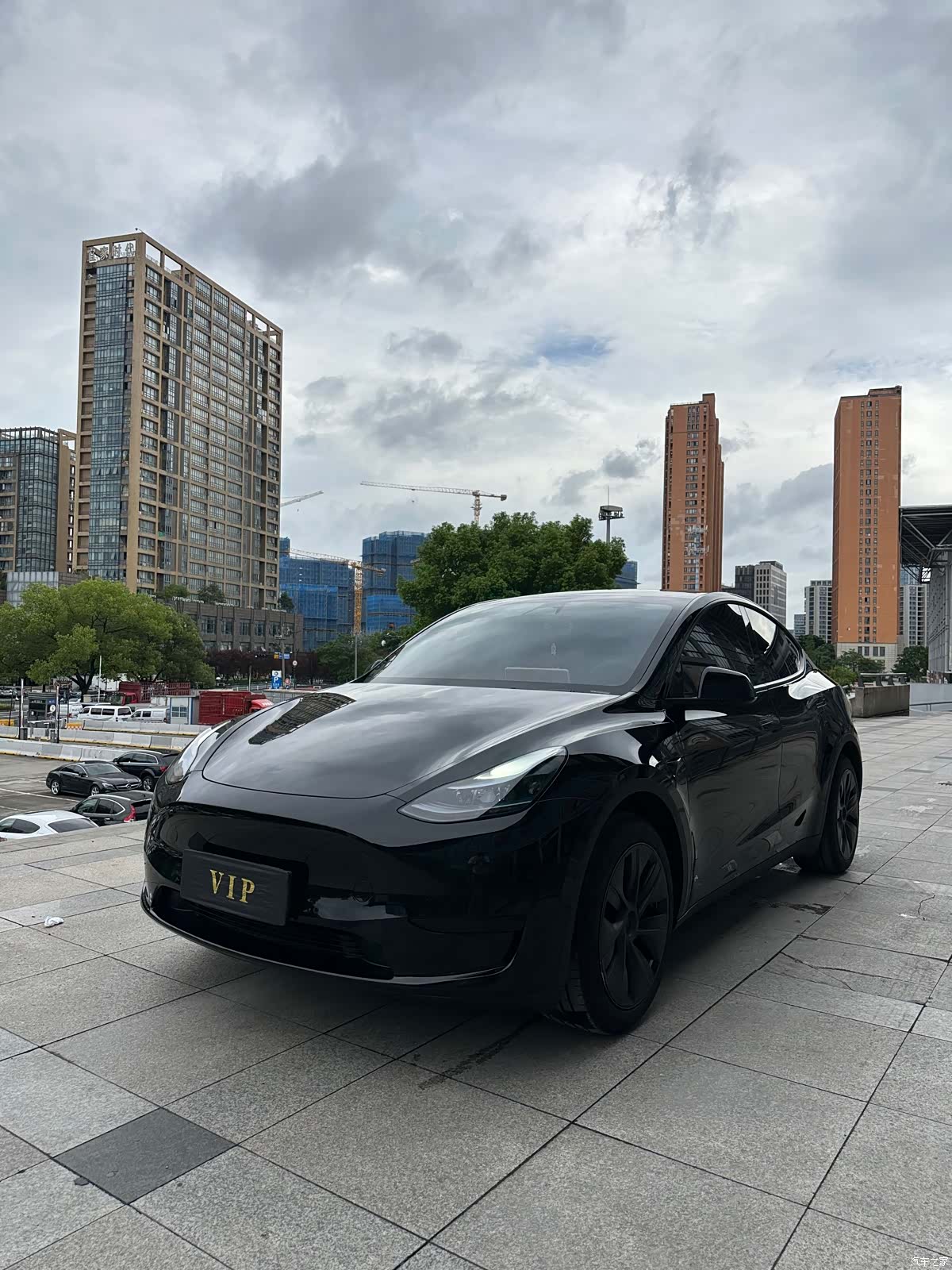 Tesla Model Y, 2024 1