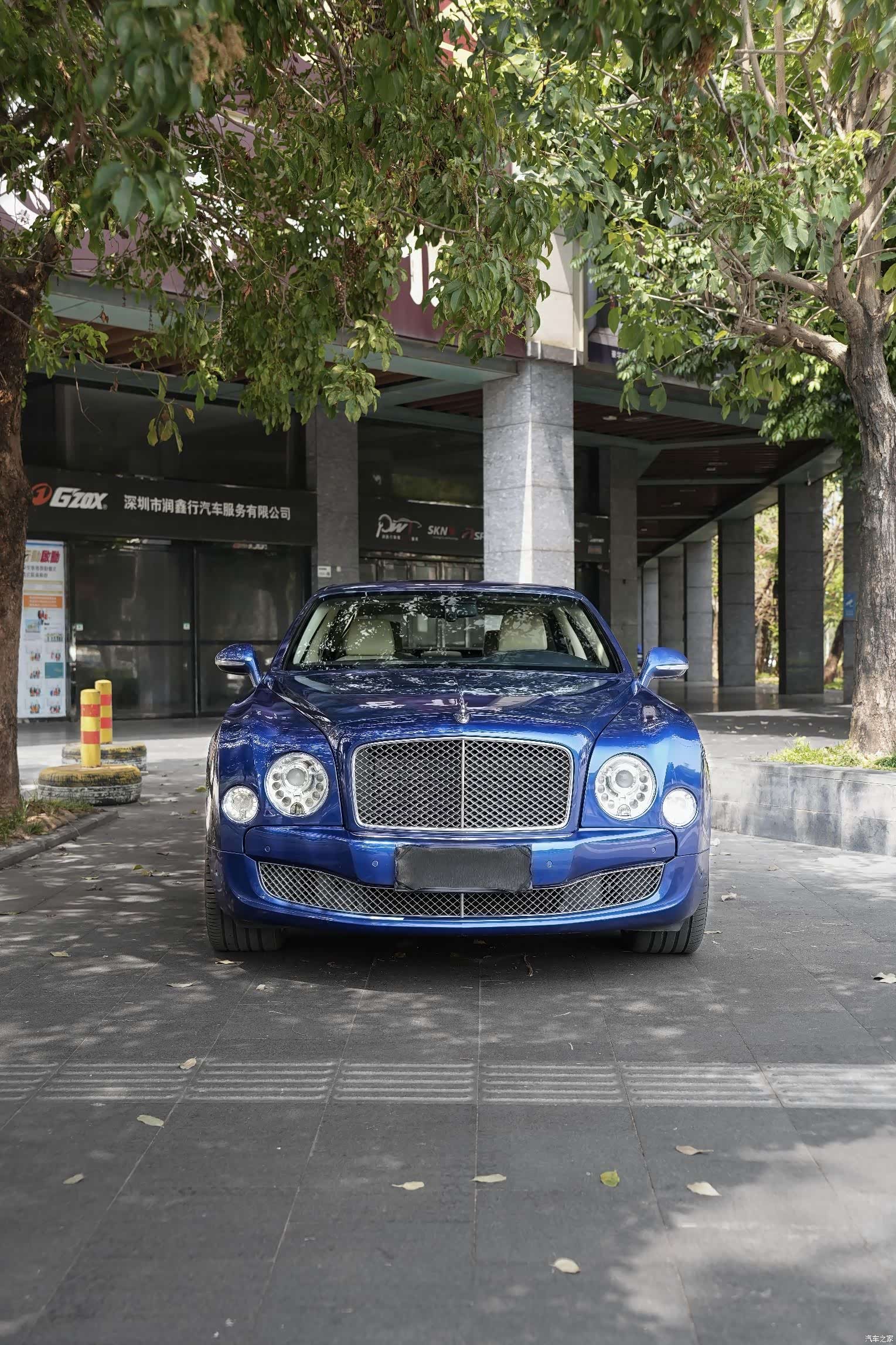 Bentley Mulsanne, 2013 3