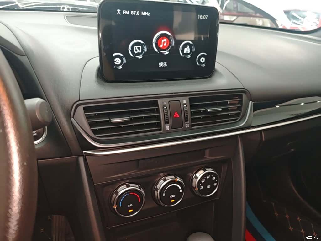 Mazda CX-4, 2022 13