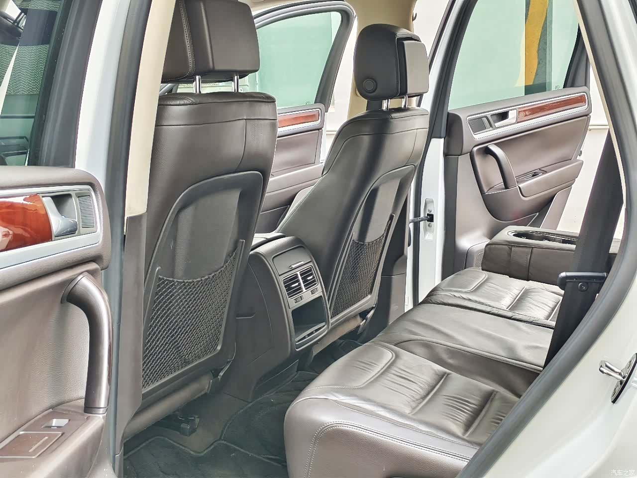 Volkswagen Touareg, 2015 все фото