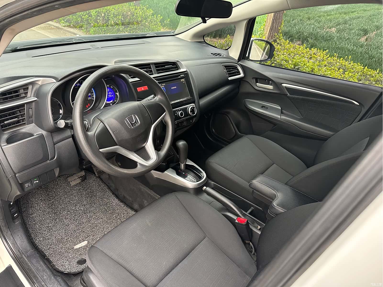 Honda Fit, 2015 8