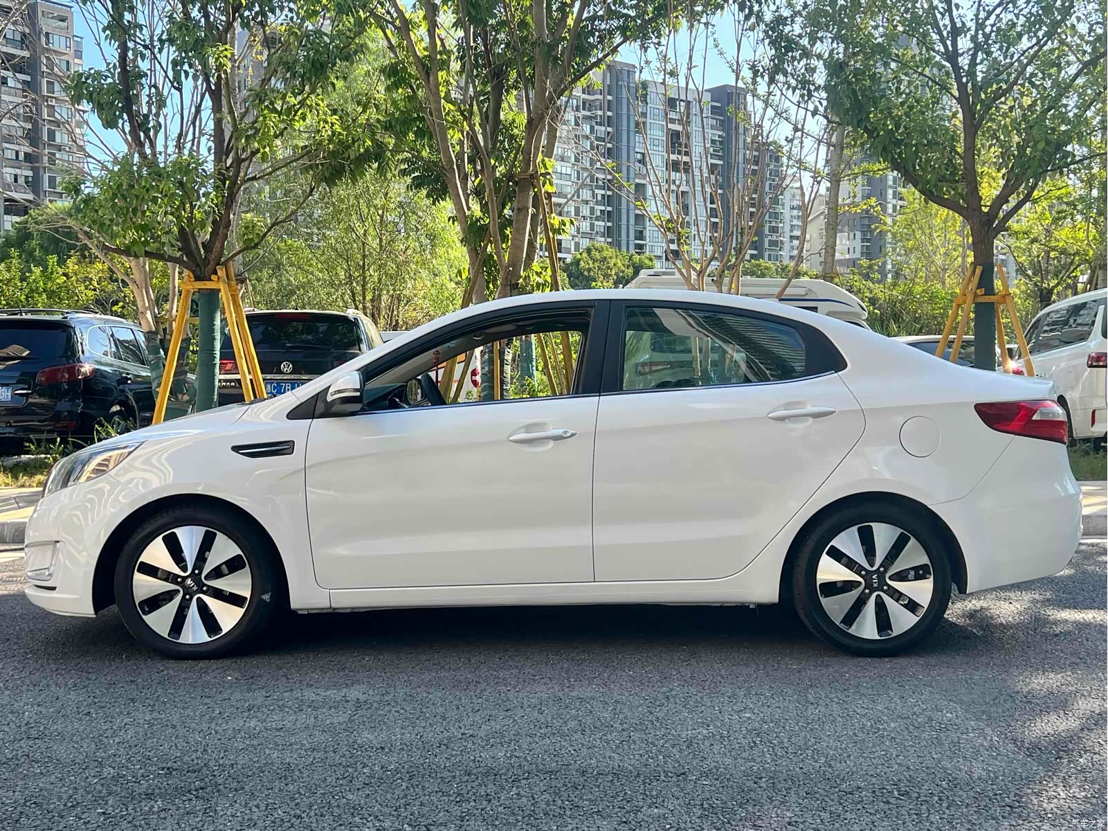 Kia K2, 2012 8