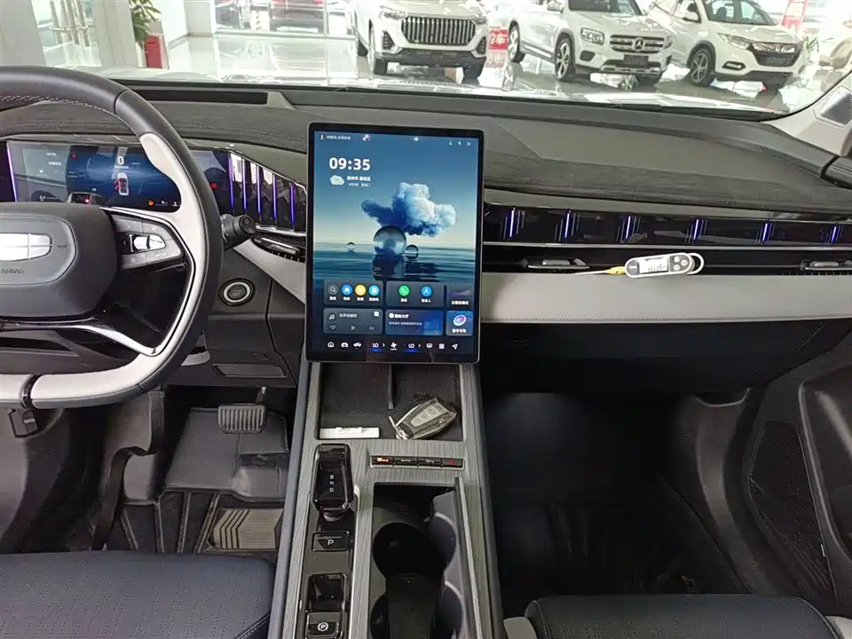 Geely Atlas L