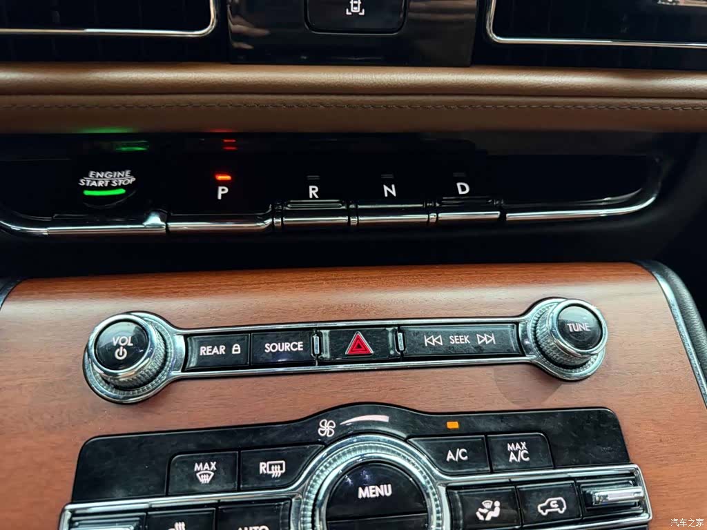 Lincoln Aviator, 2021 23
