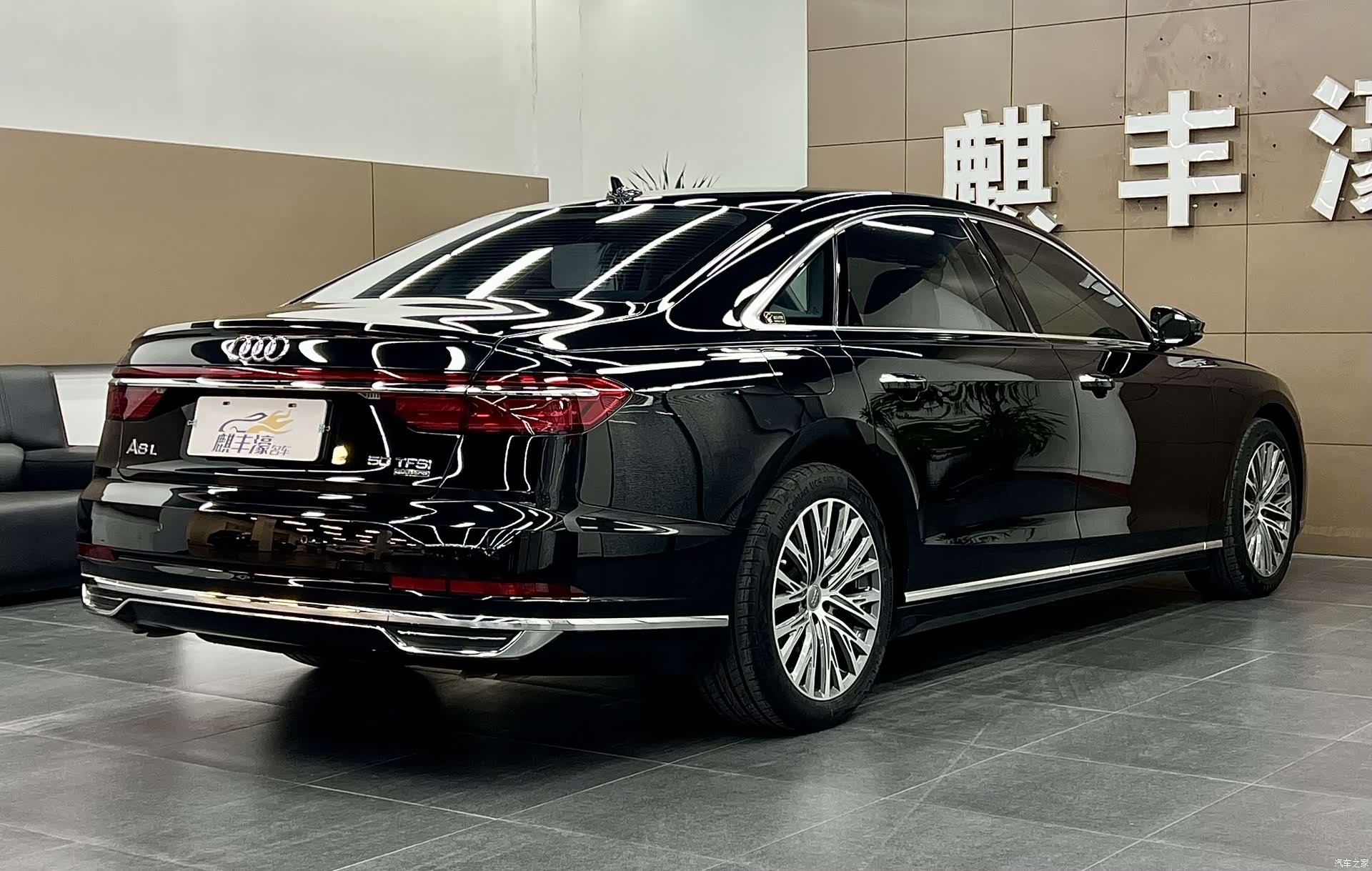 Audi A8L, 2022 14
