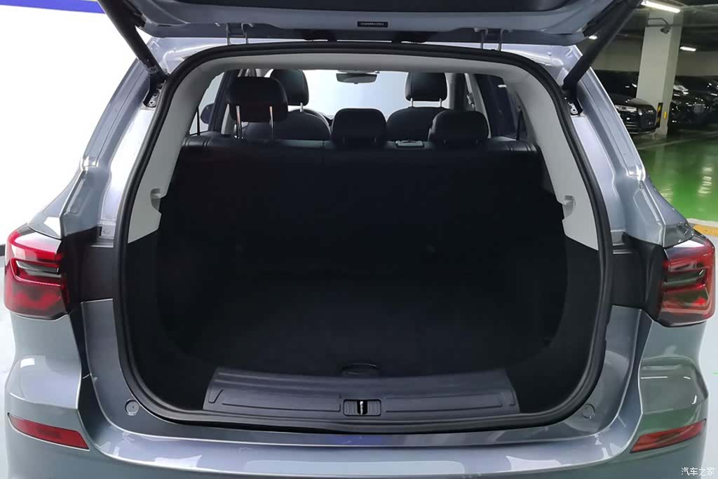 Roewe RX5, 2020 4