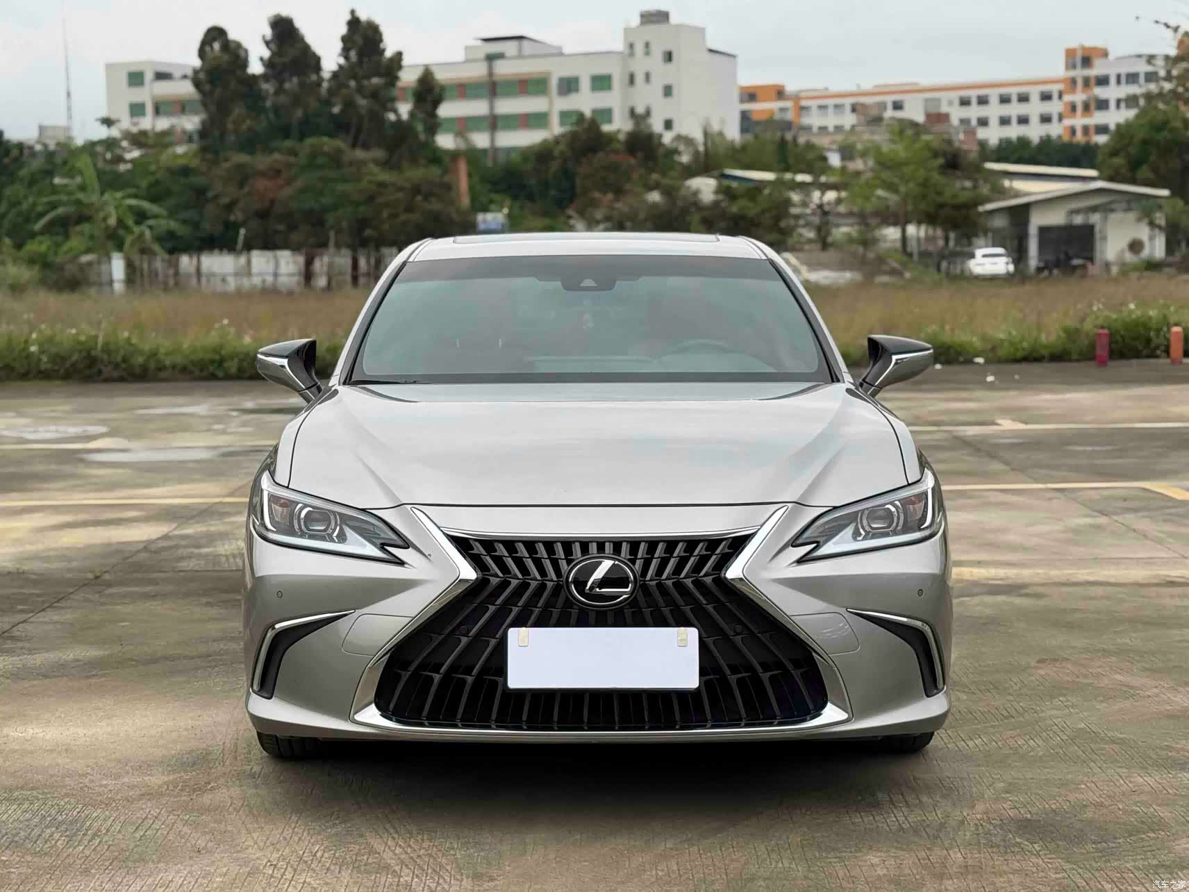 Lexus ES, 2023 2