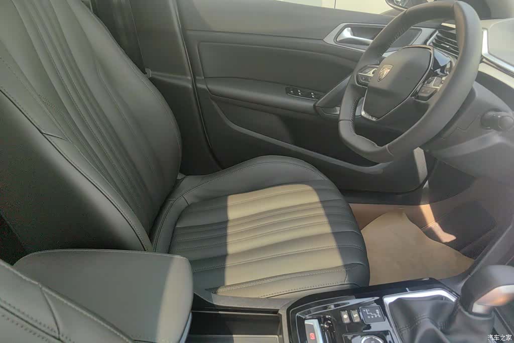 Peugeot 408, 2025 9