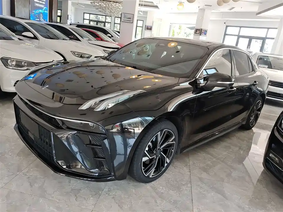 Lynk & Co 03