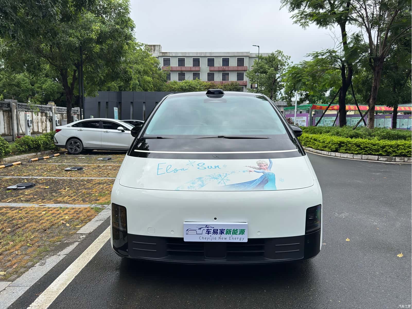 Li Auto MEGA, 2025 2
