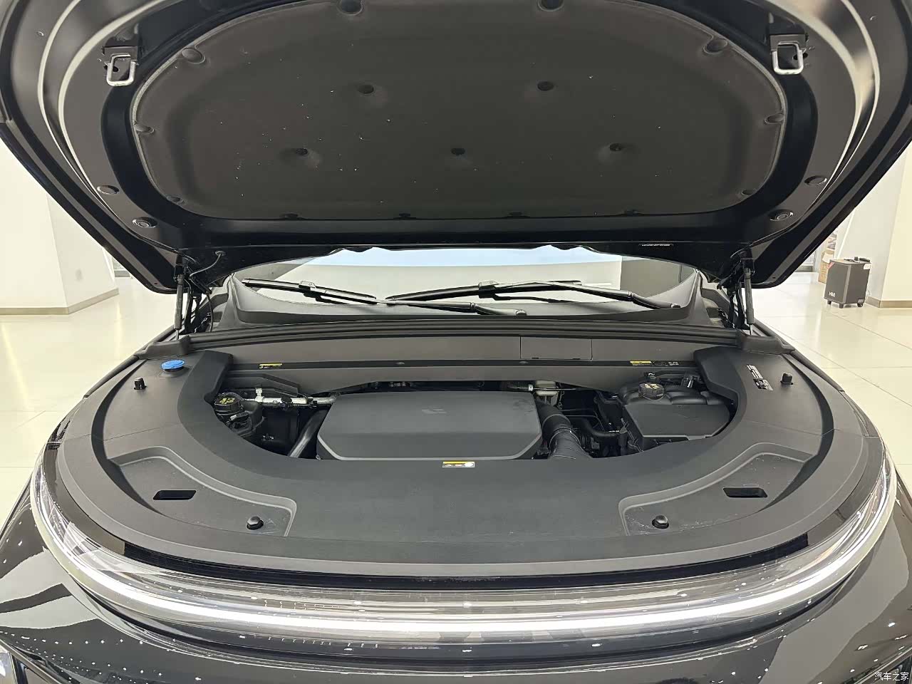 Li Auto L8, 2024 3