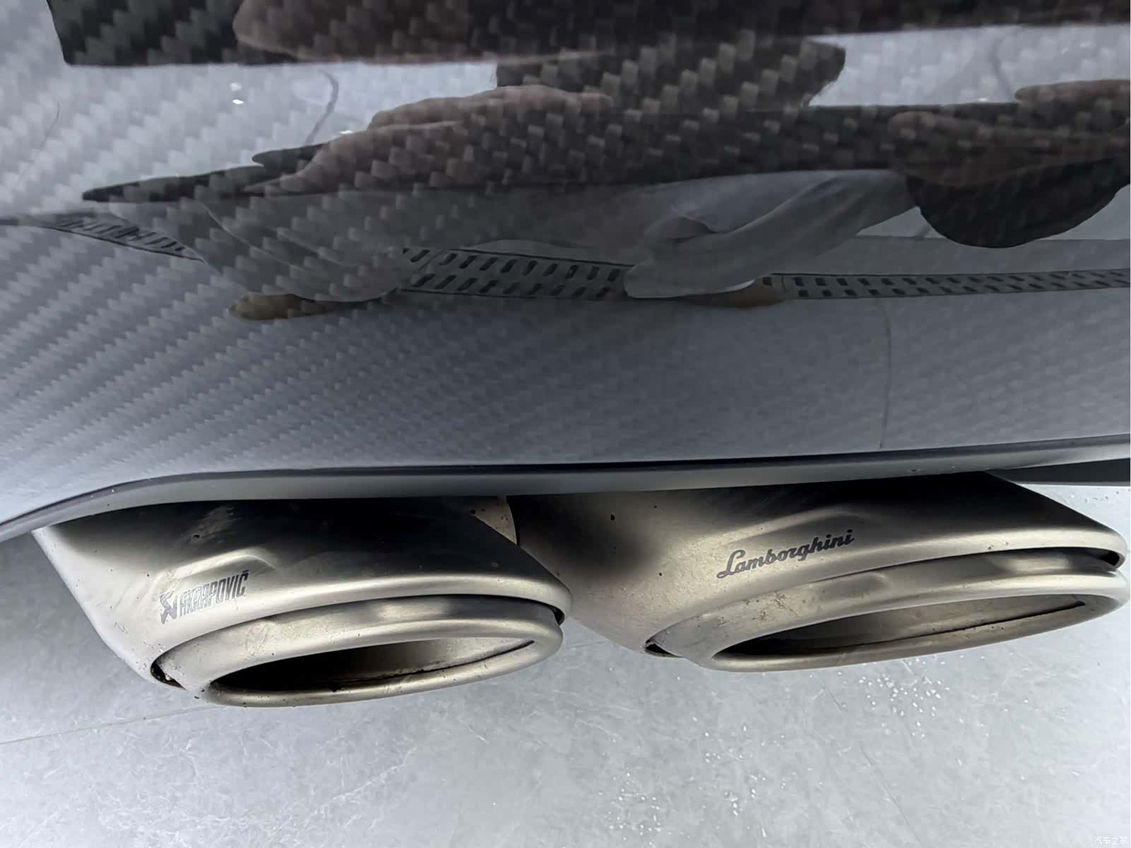 Lamborghini Urus, 2024 4