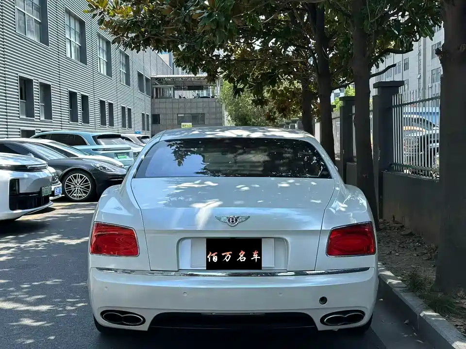 Bentley Flying