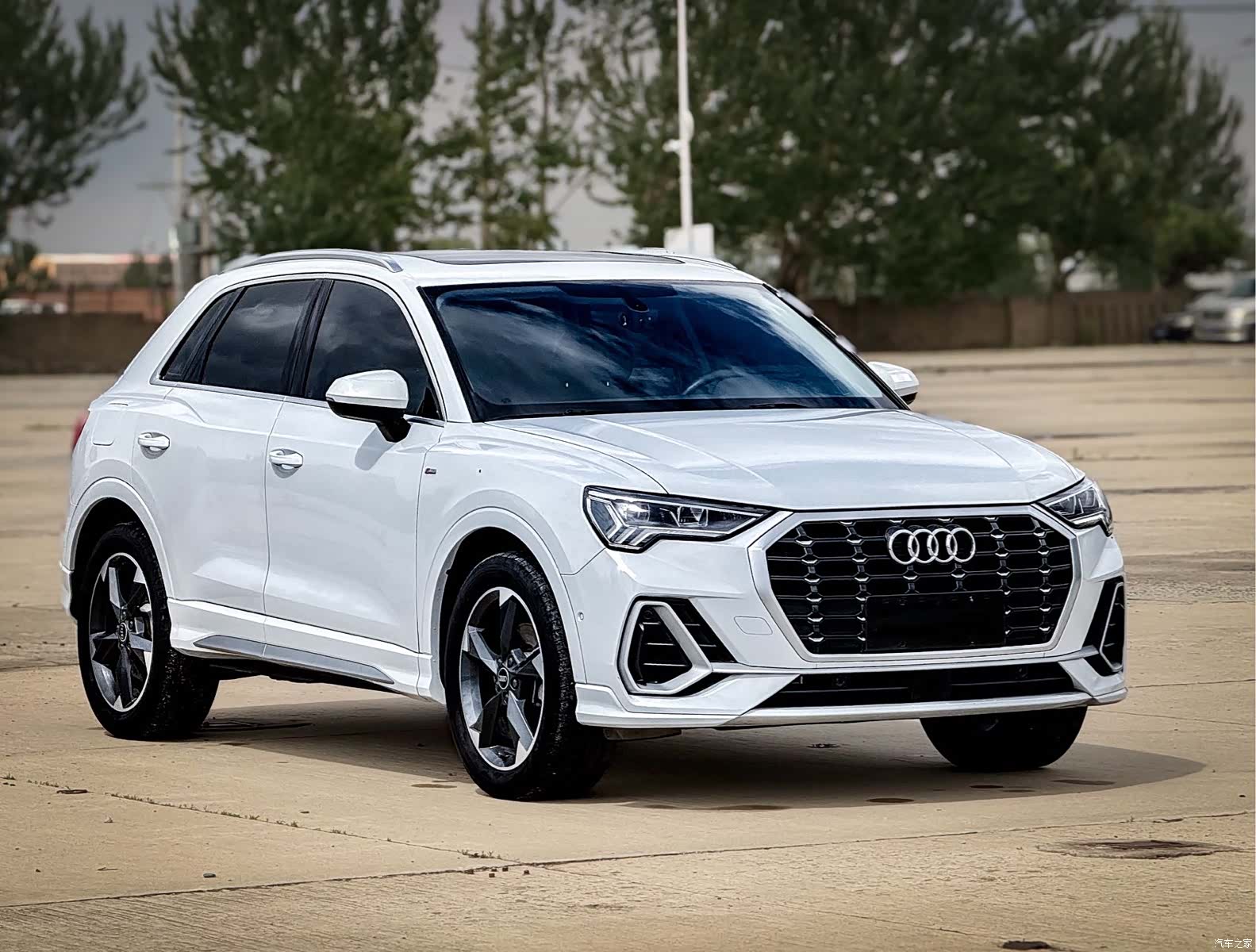 Audi Q3, 2023 3