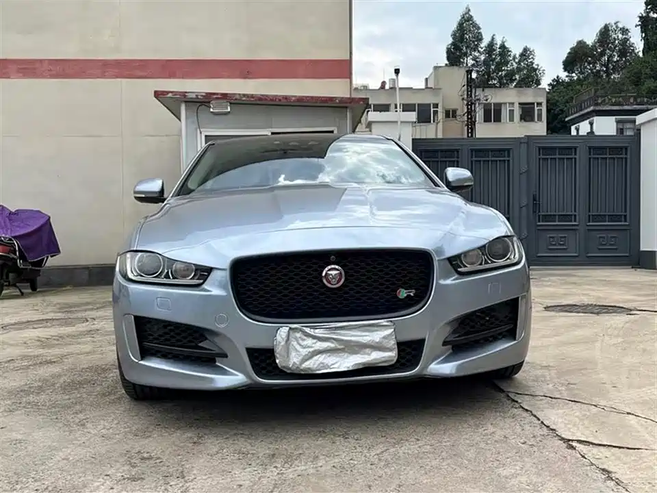 Jaguar XE