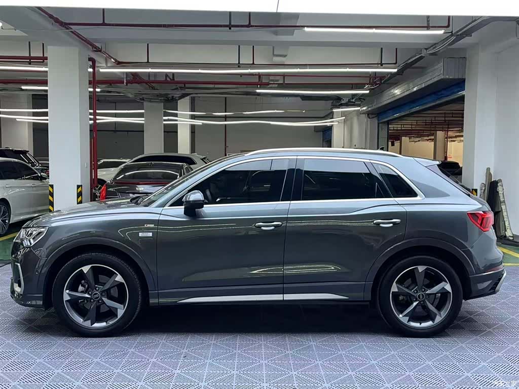 Audi Q3, 2024 3