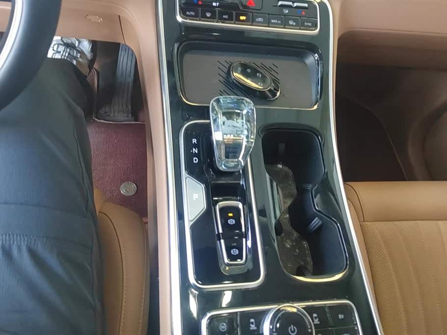 JAC Refine Ruifeng RF8 PHEV