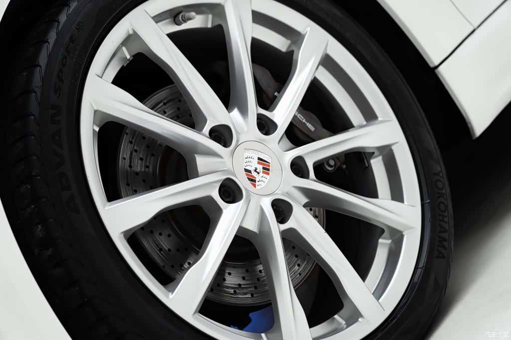 Porsche Cayman, 2019 все фото