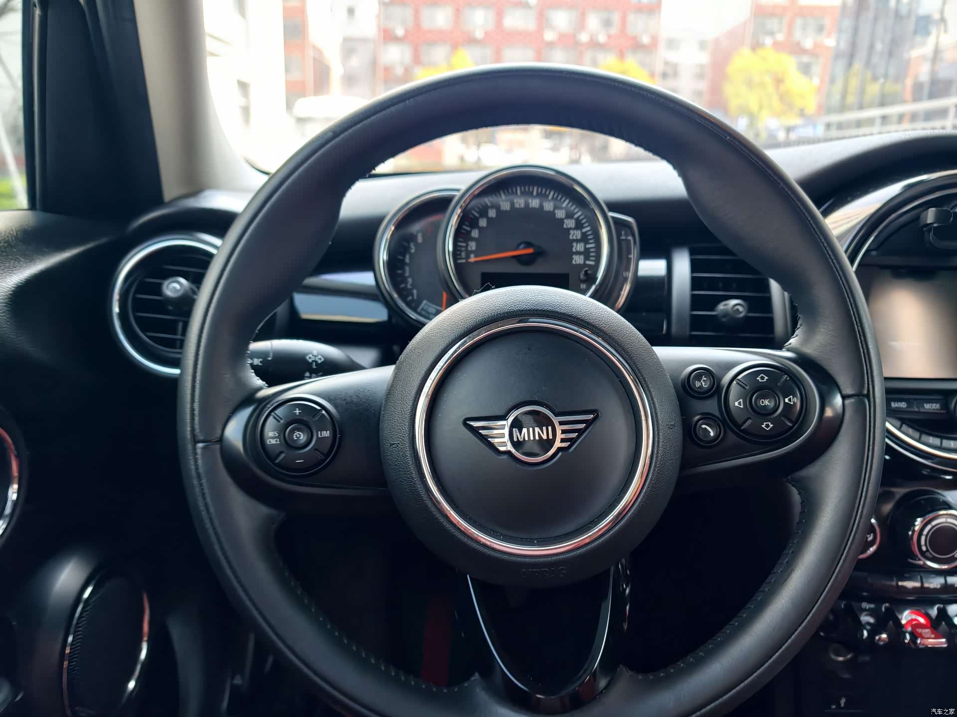 Mini ONE, 2021 17