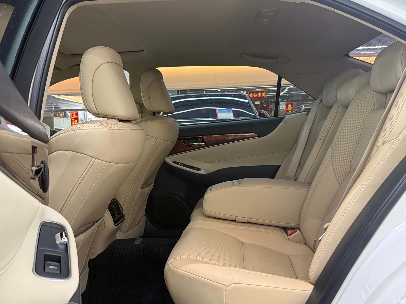 Toyota Crown, 2016 6