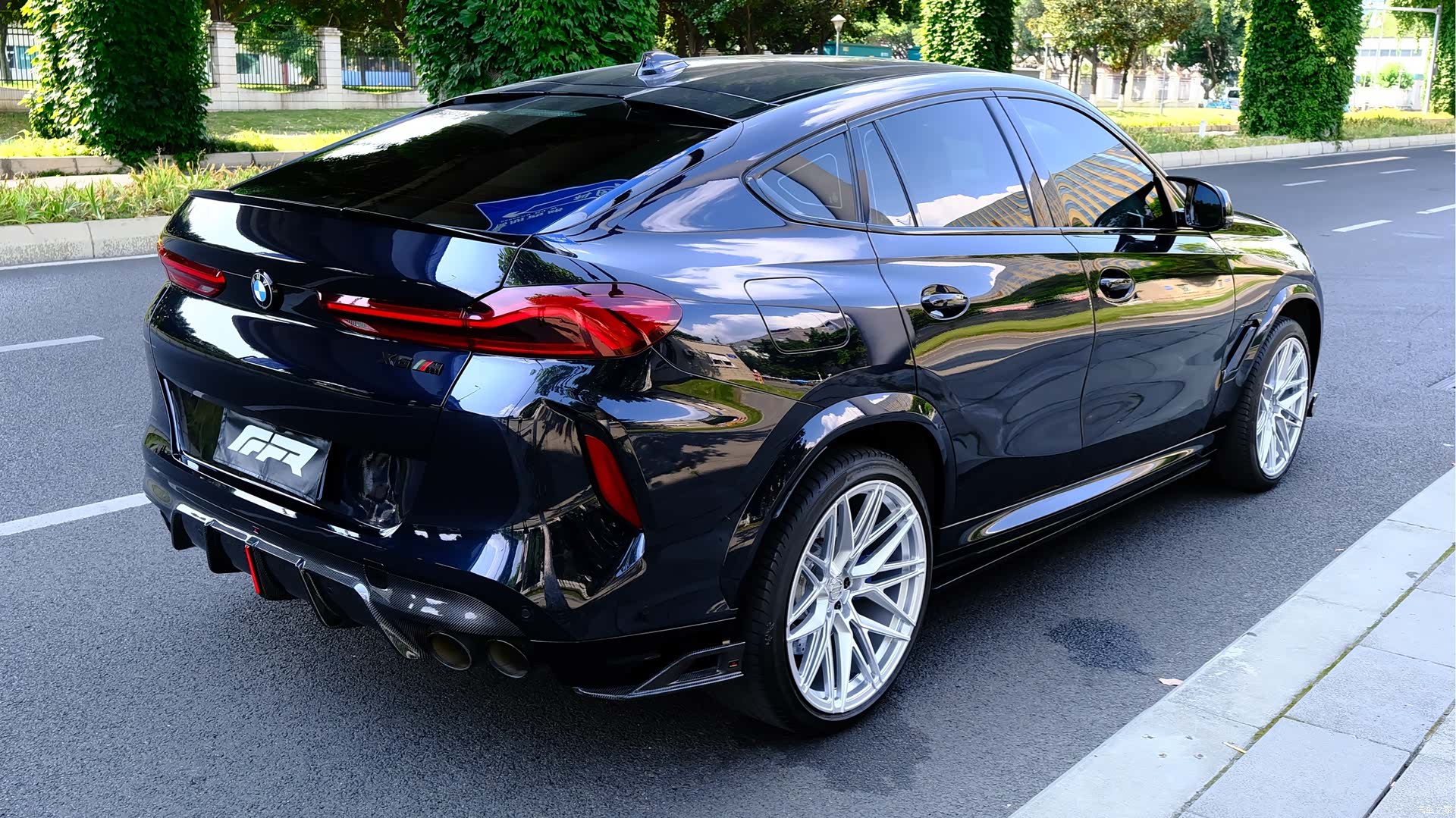 BMW X6, 2021 все фото