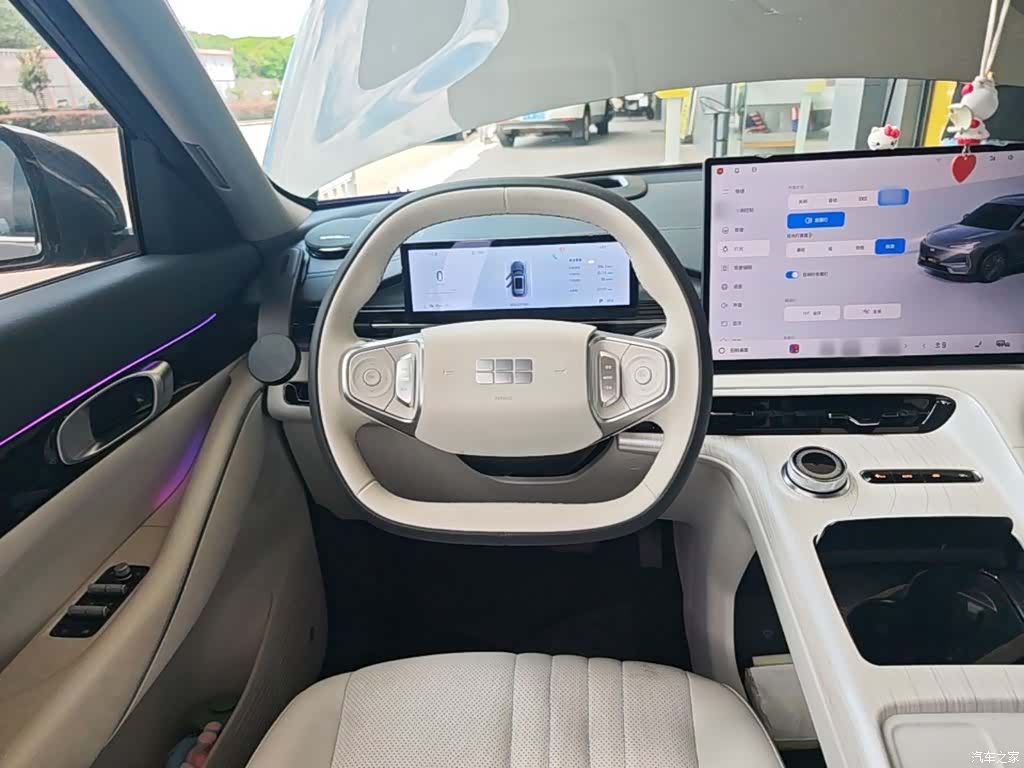 Geely Galaxy E5, 2025 11