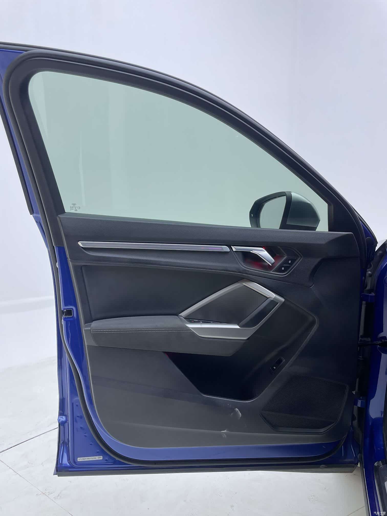 Audi Q3, 2023 10