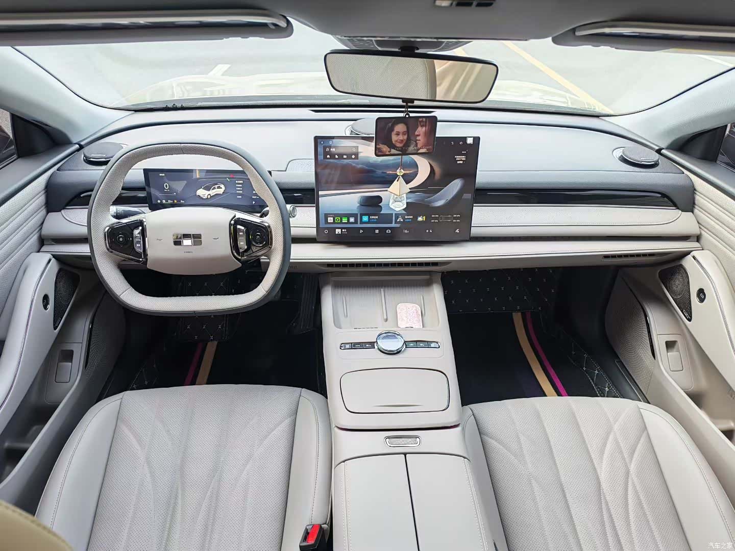Geely 8, 2025 9