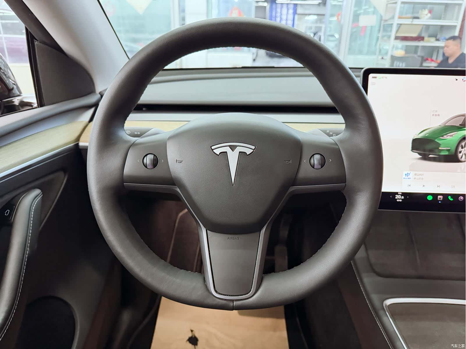 Tesla Model Y, 2023 12