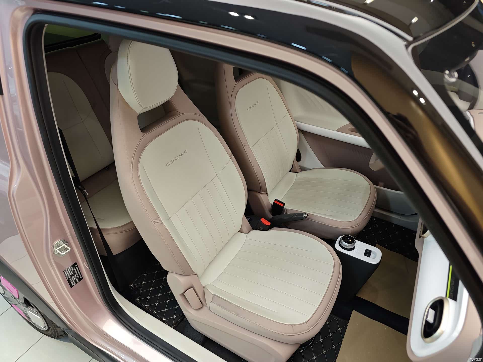 Geely Panda, 2025 30