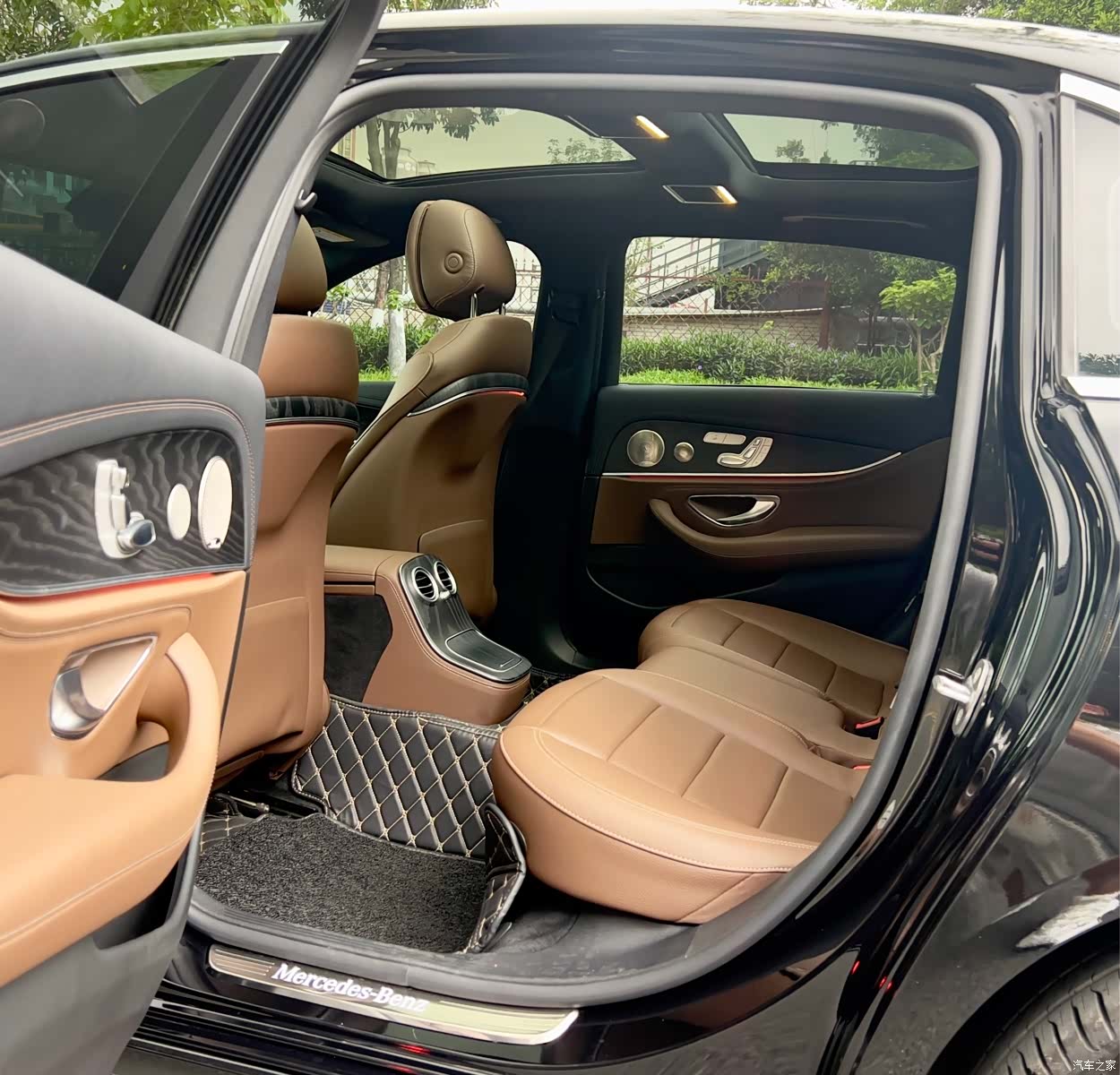 Mercedes-Benz E-Class, 2022 17