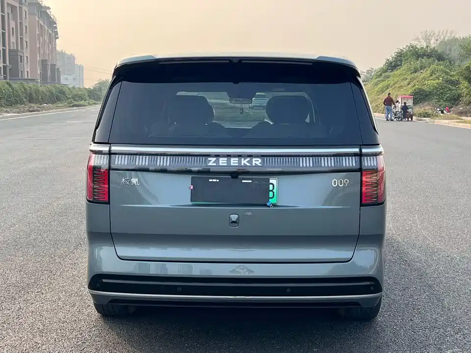 Zeekr 009