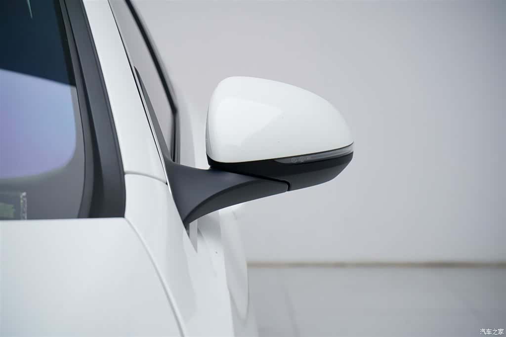 Mercedes-Benz C-Class, 2023 36