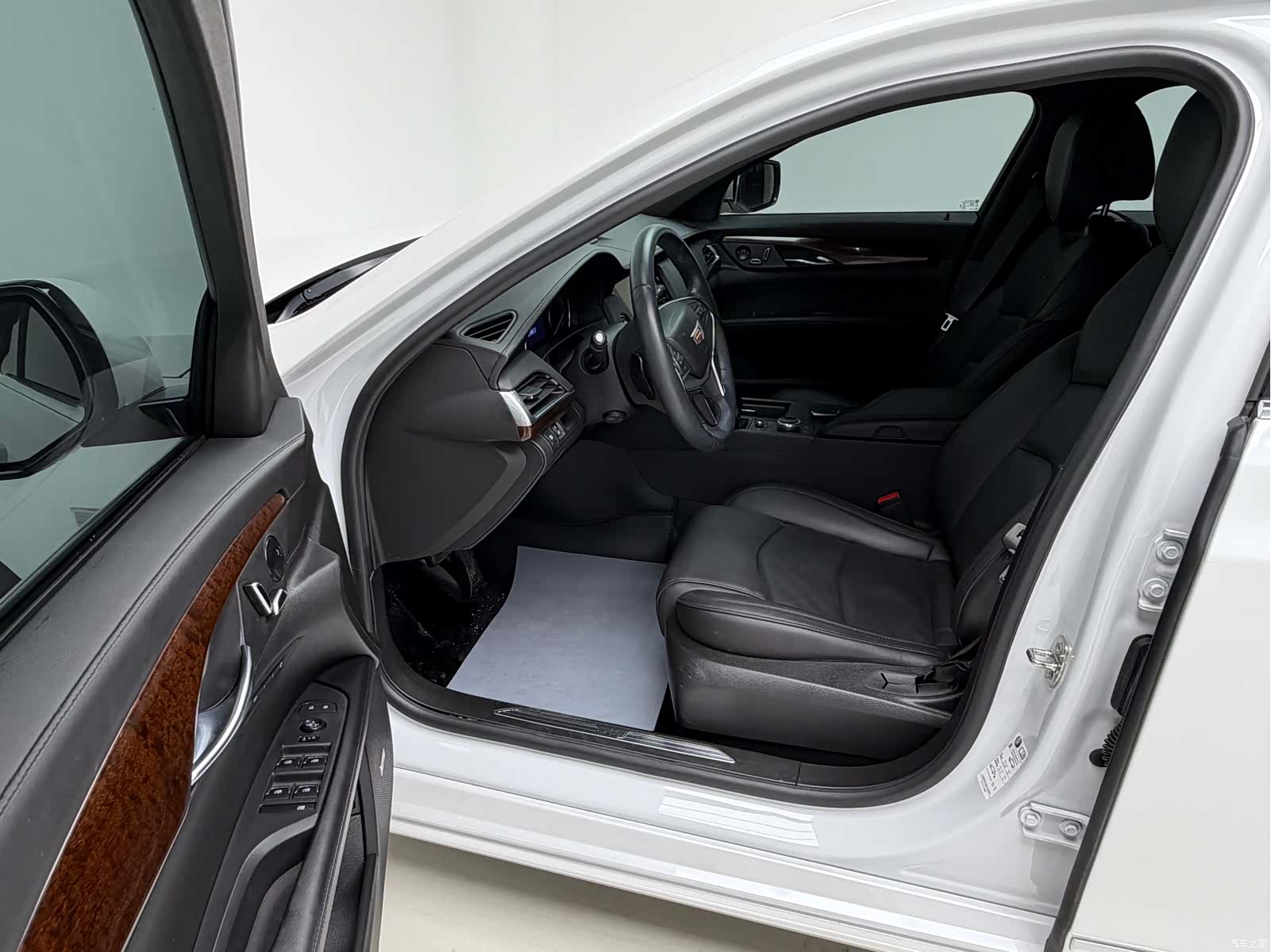 Cadillac CT6, 2023 15
