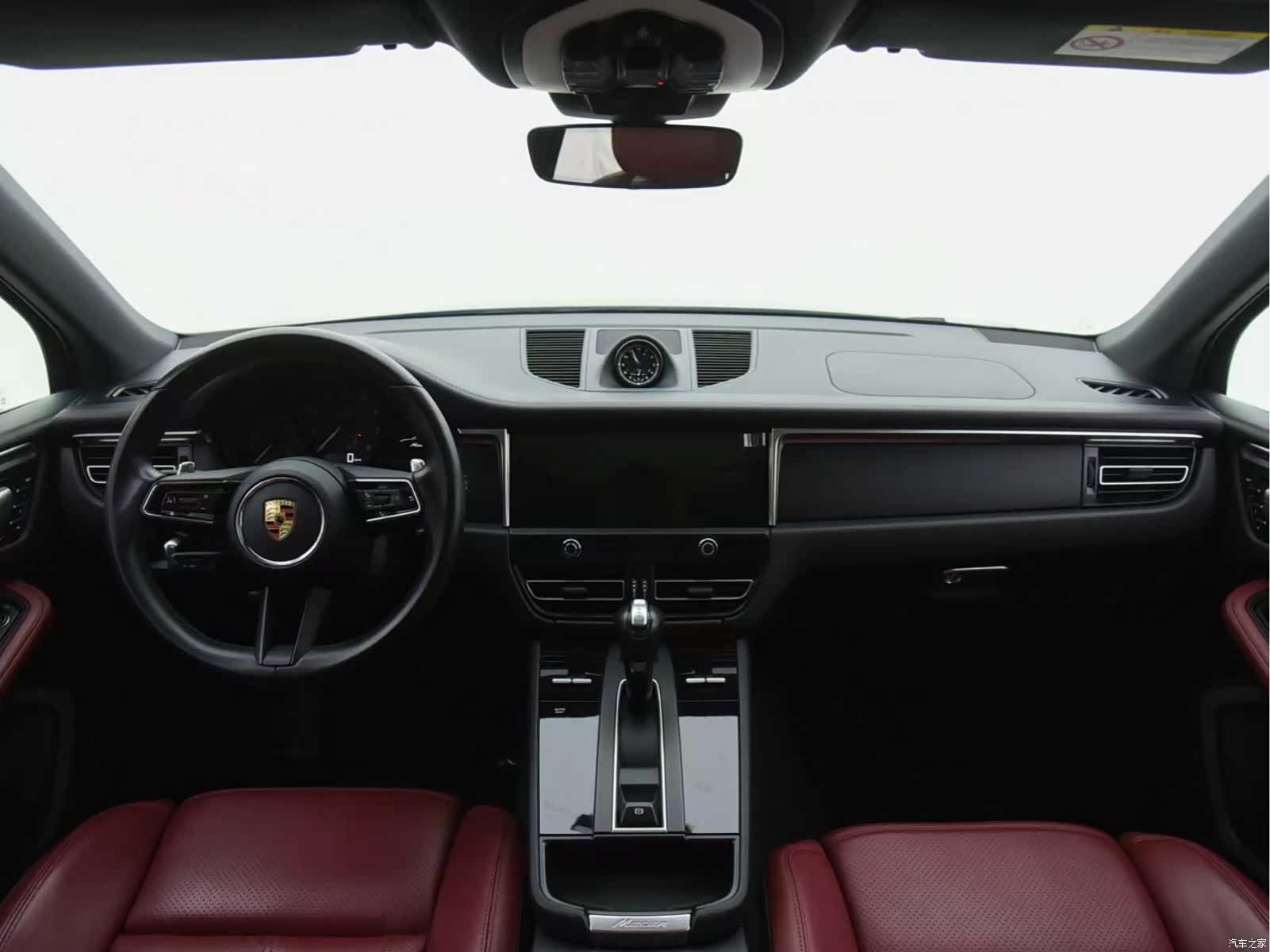 Porsche Macan, 2024 11