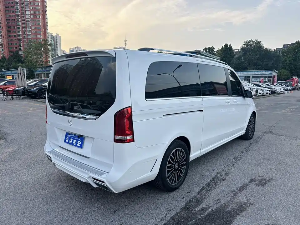 Mercedes-Benz V-class