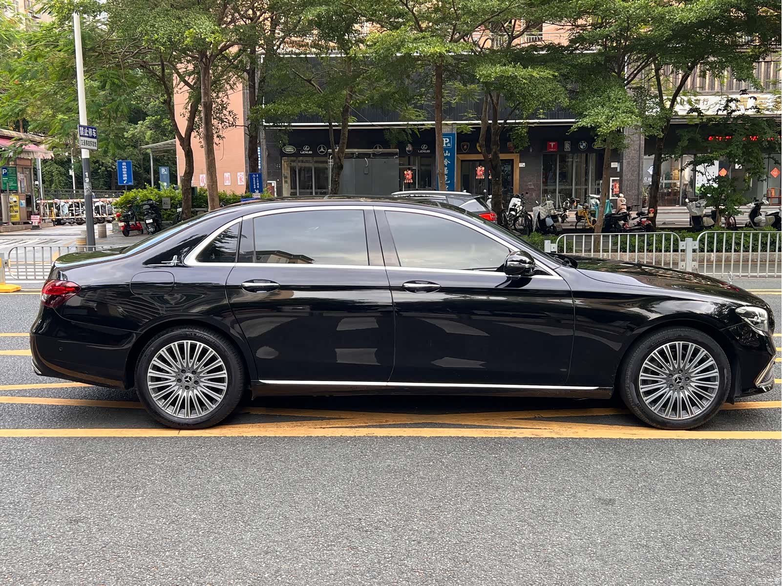 Mercedes-Benz E-Class, 2021 16