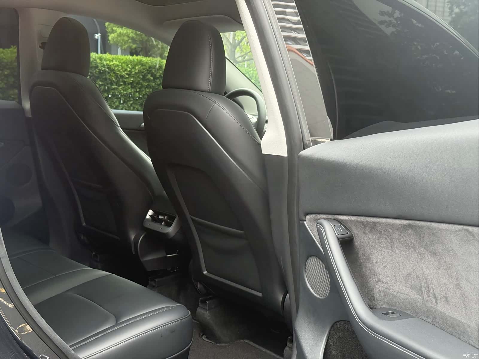 Tesla Model Y, 2024 18