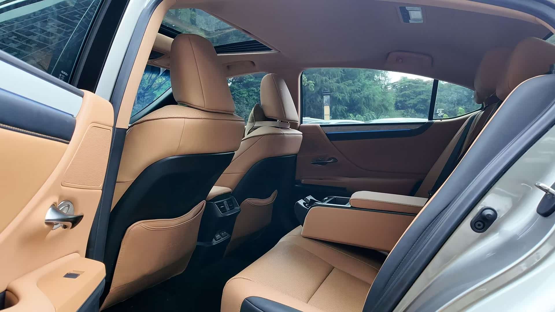 Lexus ES, 2025 8