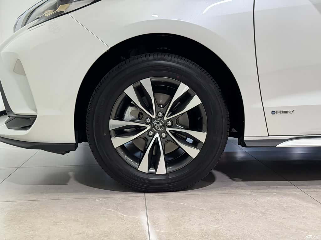 Toyota Granvia, 2025 10