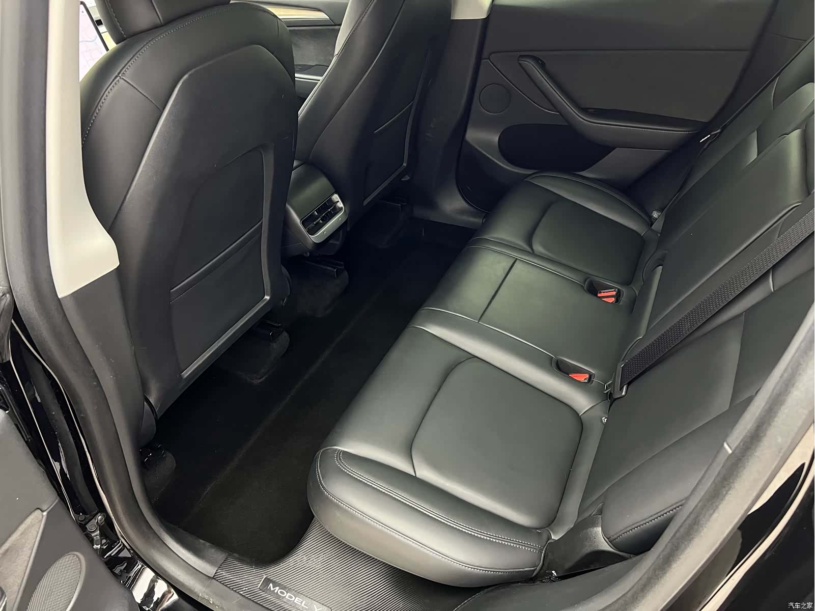 Tesla Model Y, 2021 10