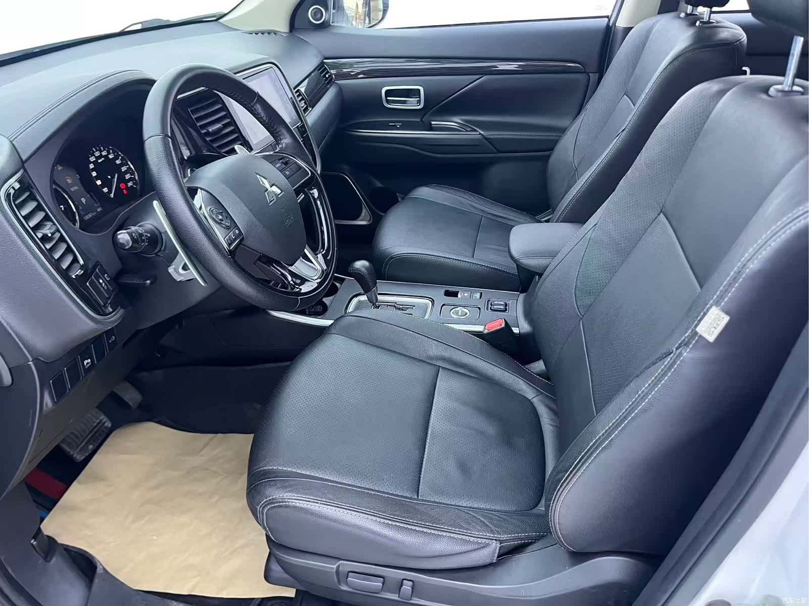 Mitsubishi Outlander, 2019 8