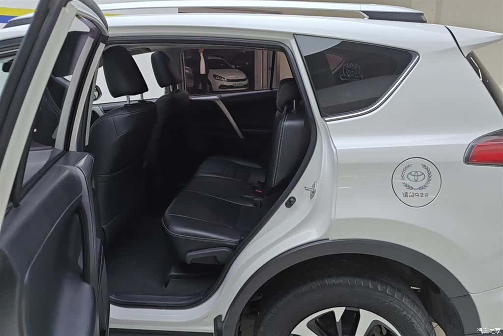 Toyota RAV4, 2018 11