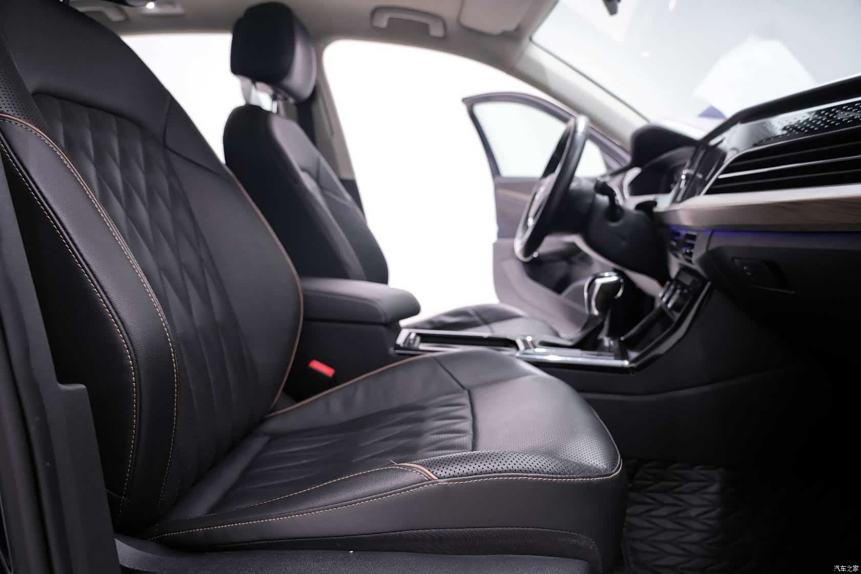 Volkswagen Passat, 2019 24